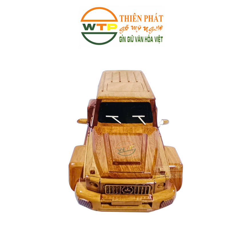 Sự kết hợp giữa thiết kế xe sang và chất liệu gỗ giúp mô hình trở nên khác biệt hơn so với các sản phẩm công nghiệp thông thường.